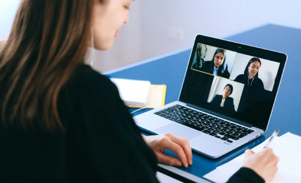 conduct-videoconferences-secure